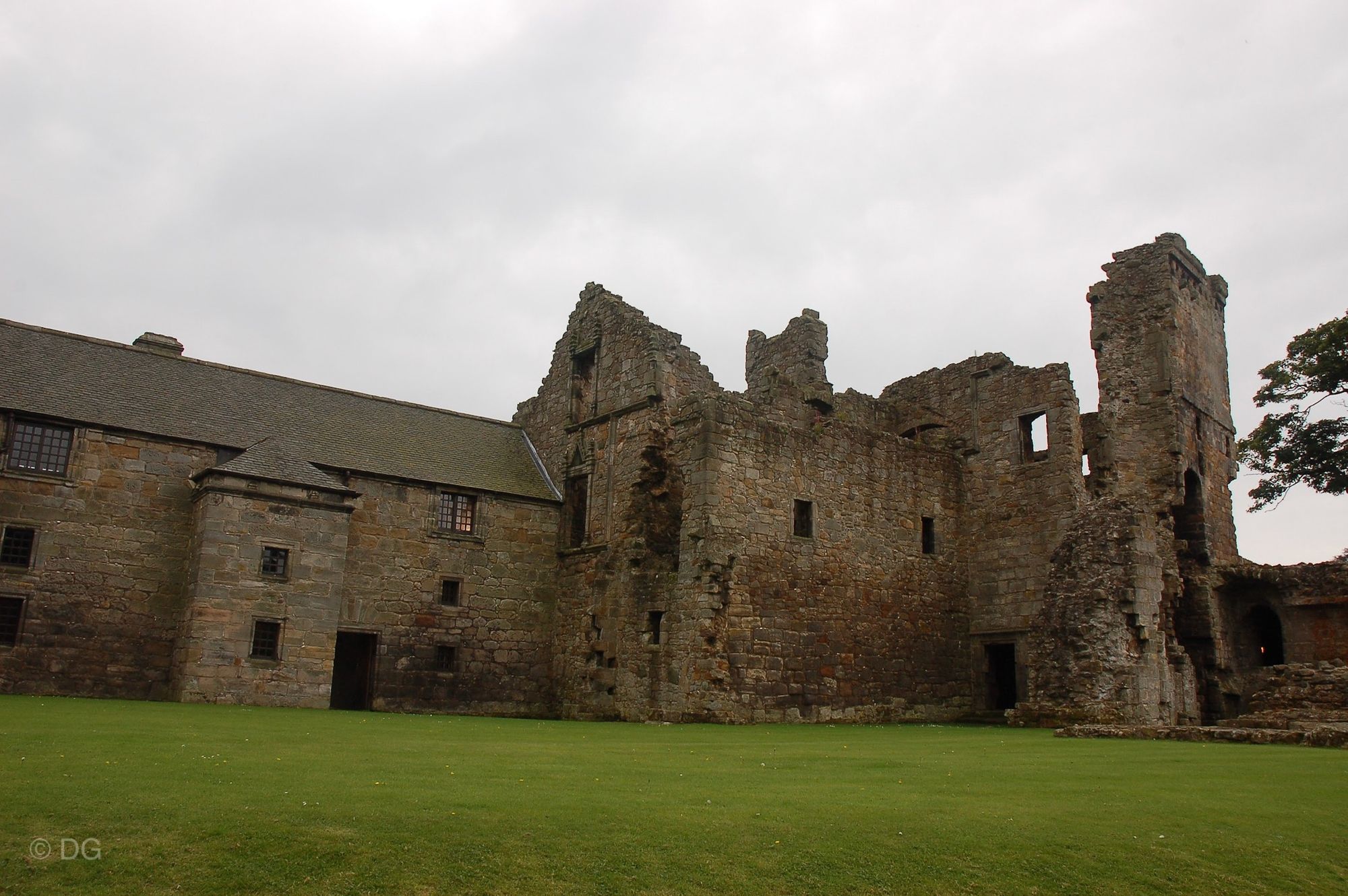 Zamki Szkocji - Aberdour