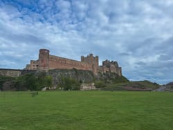 Zamki, klify i morski wiatr.